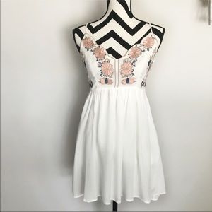 SALE! Lulu’s✨daisy petal pickin’ ivory dress